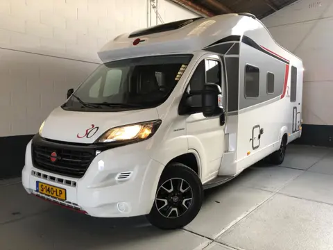 Buerstner Ixeo time IT 734 / Zeer netjes / Queensbed / Elektr.Hefbed / Schotel / Fietsenrek