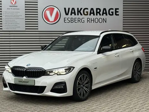 BMW 3 Serie Touring 320e M-SPORT,SHADOWLINE (bj 2021)