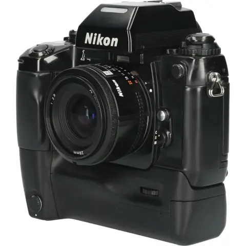 Tweedehands Nikon F4E met MB-23 grip en AF Nikkor 28mm f/2.8 CM5248
