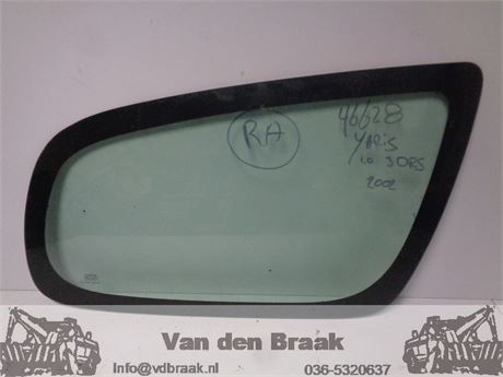 Toyota Yaris 3 drs 1999-2005 Zijruit rechts achter