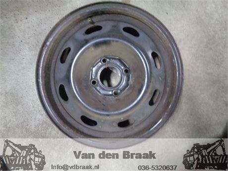 Peugeot 406 1999-2004 15 inch stalen velg