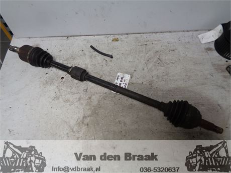 Nissan Note 1.4 16V 2006-2013 Aandrijfas rechts