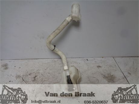 Volkswagen Up! 2012-2024 Ruitensproeierreservoir inclusief pompje