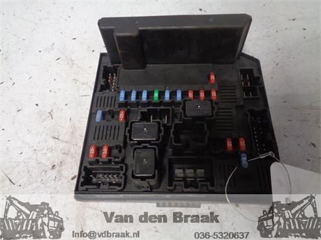 Nissan Qashqai+2 1.6 DCi 2011-2014 Zekeringenkast