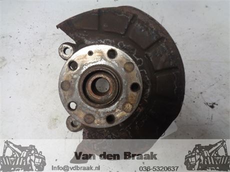 Volkwagen Golf 1.4 TSi 2008-2012 Fusee links voor