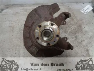 Skoda Fabia Combi 1.2 6V 2007-2010 Fusee rechts voor