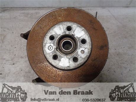 Volkswagen Polo 6R 1.2 TSi 2009-2014 Fusee rechts voor