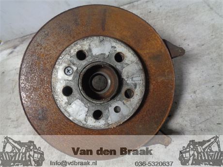 Volkswagen Polo 6R 1.2 TSi 2009-2014 Fusee links voor