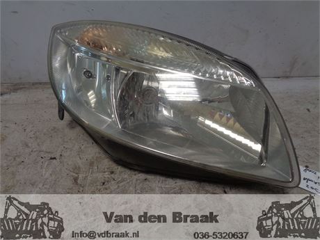 Skoda Fabia Combi 2008-2010 Koplamp rechts