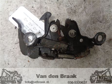 Nissan Qashqai 2010-2014 Motorkapslot