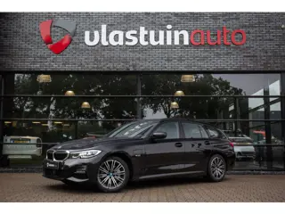 BMW 3 Serie Touring 330e High Executive M-Sport 290pk , Adaptive cruise, Trekhaak, Sfeerverlichting,