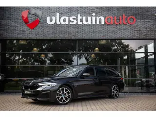 BMW 5 Serie Touring 530e M-Sport , Shadowline, Adaptive Cruise, Trekhaak, Leder, SOH 91%