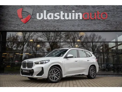 BMW X1 sDrive18i M-Sport ,  Achteruitrijcamera, Draadloze lader, Sfeerverlichting,