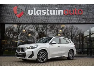 BMW X1 sDrive18i M-Sport ,  Achteruitrijcamera, Draadloze lader, Sfeerverlichting,