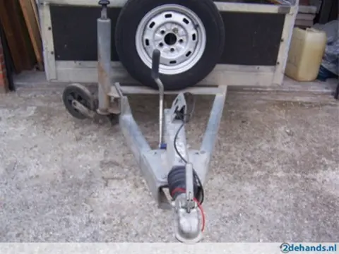 Geremde aanhangwagen dubbel as