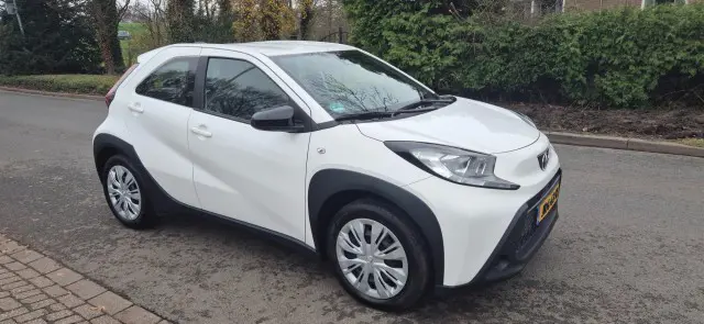 TOYOTA AYGO X 1.0 VVt-I MT Play*camera*apple/android*stoelverw.