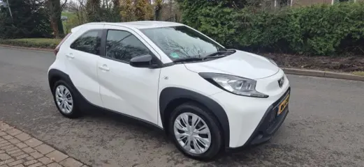 TOYOTA AYGO X 1.0 VVt-I MT Play*camera*apple/android*stoelverw.