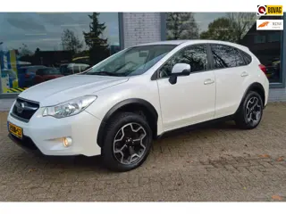 Subaru XV 2.0i Luxury AWD | Stoelverwarming voor | Trekhaak afn.baar | 1600 kg trekgewicht | 4 nwe a