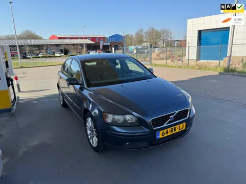 Volvo S40 1.8 Momentum,Nw Model, Alu inleg,ECC, Cruise Control,17" LM Wielen, Nw APK, Youngtimer bij