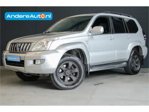 Toyota Land Cruiser 3.0 D-4D Executive Blind Van |Youngtimer|nieuwe accu's|Apple/Android|grijs kente