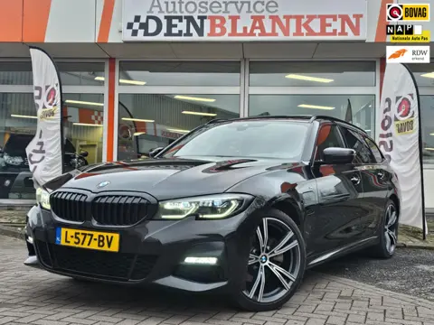 BMW 3-serie Touring 320e High Executive M Pakket BJ.2021 / Panodak / Leder / Navi / Camera / Digi Da