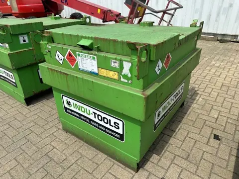 Kiwa IBC Steenbergen 750 liter Dieseltank