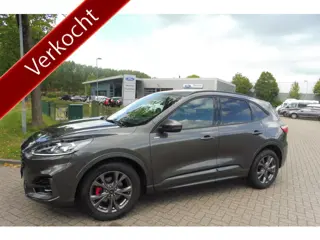 Ford Kuga 150pk ST-Line X Panodak, Alle Packs dus bomvol, Trekhaak 1.800kg 50.000,- nieuw