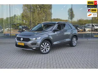 Volkswagen T-ROC 1.5 TSI Sport | Trekhaak | Stoelverwarming | Navigatie | Inklapbare spiegels