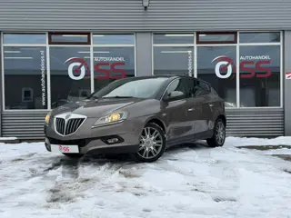 Lancia Delta 1.9-16V Twin-Turbo LEES ADVERTENTIE EXPORT HANDEL PRIJS