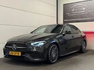 Mercedes-Benz C-klasse 180 AMG Pano, Cruise Control, Apple Carplay, Sfeerverlichting, LED, 19", Acht