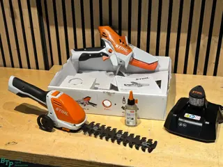 Stihl hsa26 heggenschaar en gta26 snoeizaag gebruikt