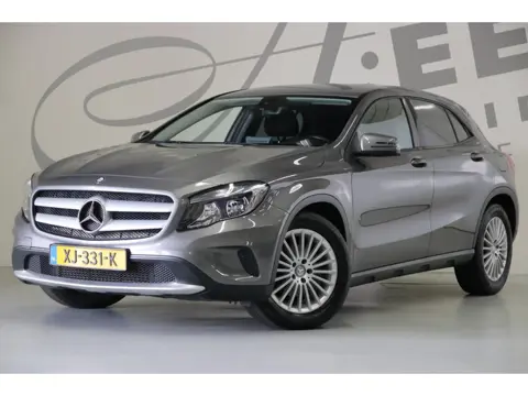 Mercedes-Benz GLA-klasse 180 Ambition/ Achteruitrijcamera/ Navigatie