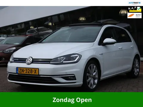 Volkswagen Golf 1.5 TSI Highline 7.5 2e EIG_LED_PANO_GR-NAVI_PDC V+A_CAM.