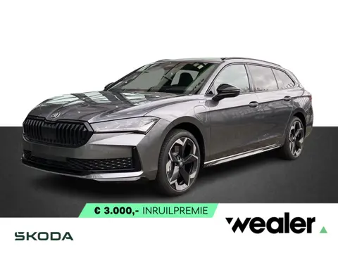 Škoda Superb Combi Sportline Business 1.5 TSI PHEV 204 PK | Trekhaak | 19" Lichtmetalen velgen | Pan