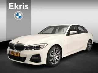 BMW 3 Serie Sedan 318i | M-Sportpakket | LED | Leder | Navigatie | Sportstoelen | Trekhaak | Stoelve