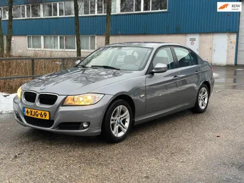 BMW 3-serie 316i M Line Face lift Clima! Leder! 133.300 KM NAP! APK! LM velgen!