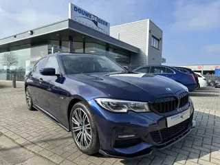 BMW 3-serie 330e M-sport Maxton Schuifdak | HUD | Laser | Leer | Keyless | Memory | Sportuitlaat |