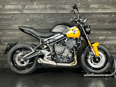 Triumph TRIDENT 660 2025 COSMIC YELLOW - 45970314