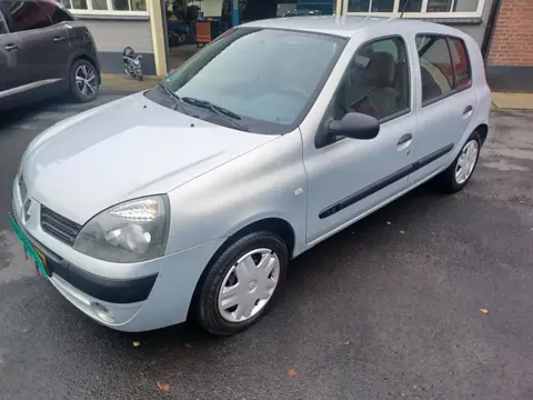 Renault Clio 1.2 Authentique Comfortmet nieuwe apk december 2026 en 4 nieuwe winterbanden