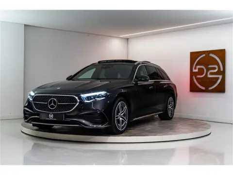 Mercedes-Benz E-Klasse Estate 300 e AMG 313PK | Pano | LED | Trekhaak | Sfeer | Burmester | Fabrieks
