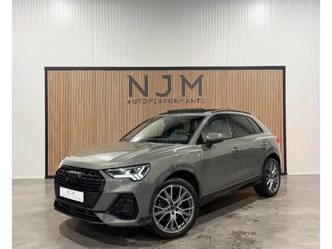 Audi Q3 45 TFSIe S-Line|Pano|360|Keyless|Matrix