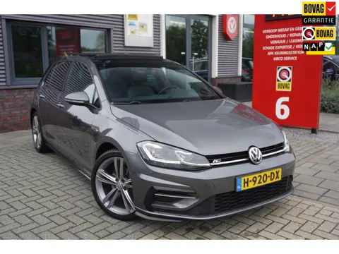Volkswagen Golf 1.5 TSI Highline Business R / Pano / Trekhaak / ACC / Carplay / Dyna Audio
