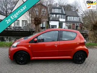 Toyota Aygo 1.0 VVT-i Comfort 5-deurs Airco Navi 2e eigenaar Zuinig A-Label