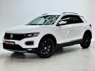 Volkswagen T-ROC 1.5I Sport / Trekhaak / Navi / CarPlay / Black