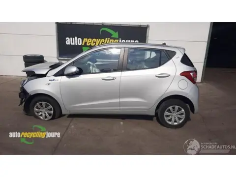 Hyundai I-10 onderdelen (donorauto) kleur: RYS (bj 2016)