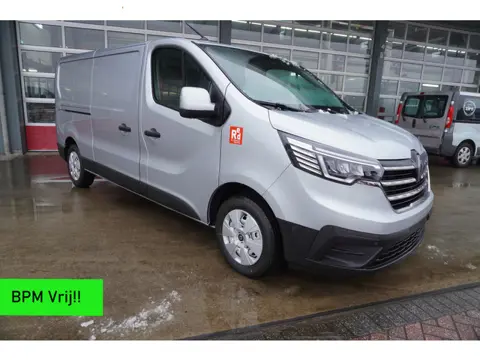Renault Trafic 2.0 Blue dCi 130 T30 L2H1 Red Edition nr. v149 | Airco | Cruise | Apple CP + Android 