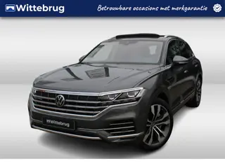 Volkswagen Touareg 3.0 TSi 381pk eHybrid 4MOTION ELEGANCE / Panorama dak / LEDER / Luchtvering / Zwe