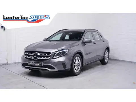 Mercedes-Benz GLA-klasse 180 Business Solution Limited Navi Clima Camera PDC NAP Leder/stof Sportsto