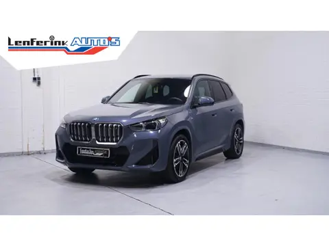 BMW iX1 xDrive30 Launch Edition 67 kWh Shadow-Line NAP Rijklaar Accucertificaat 99%