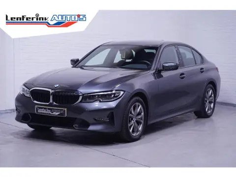 BMW 3-serie 320i Sport Line Led koplampen Apple Carplay Leder Memory Stoelverwarming 1e Eigenaar NAP